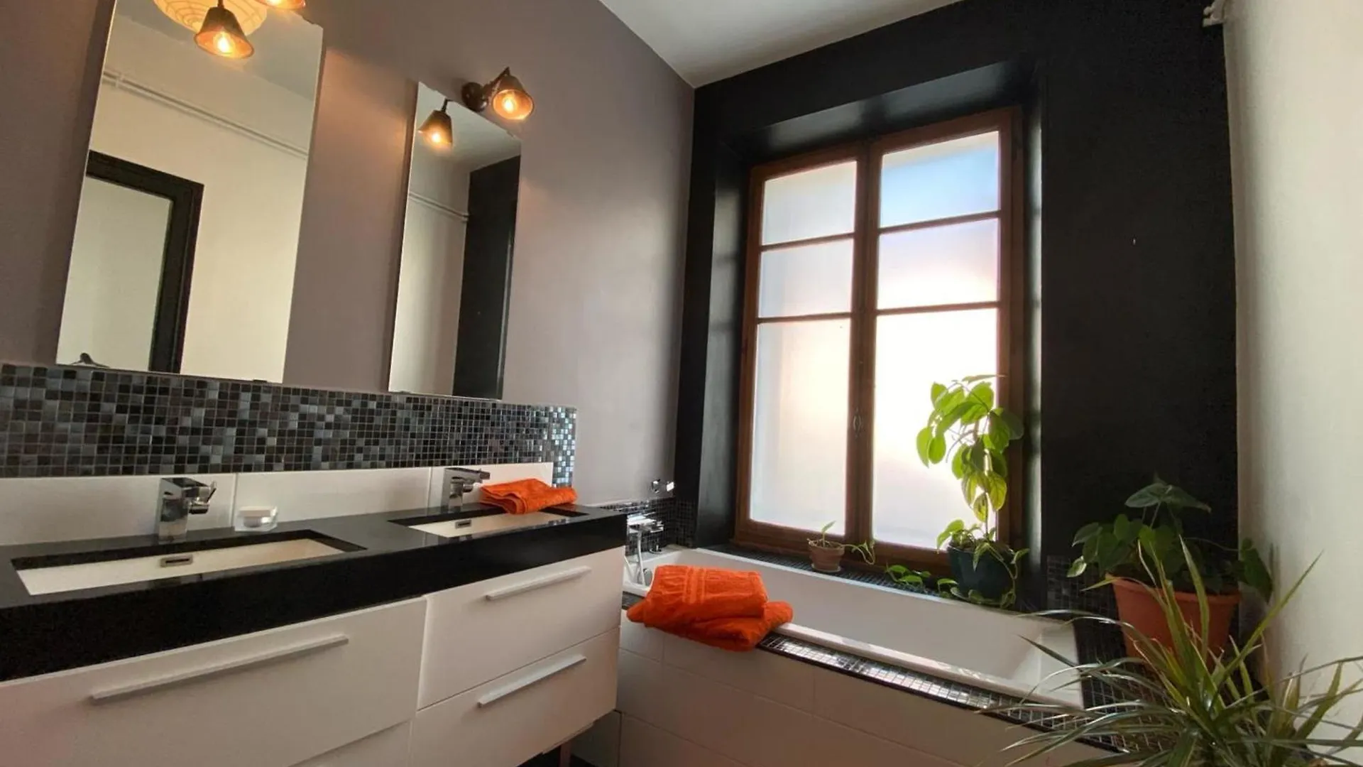 Apartment Gabriel - Comfortable Flat A Stone'S Throw From The Lake Annecy